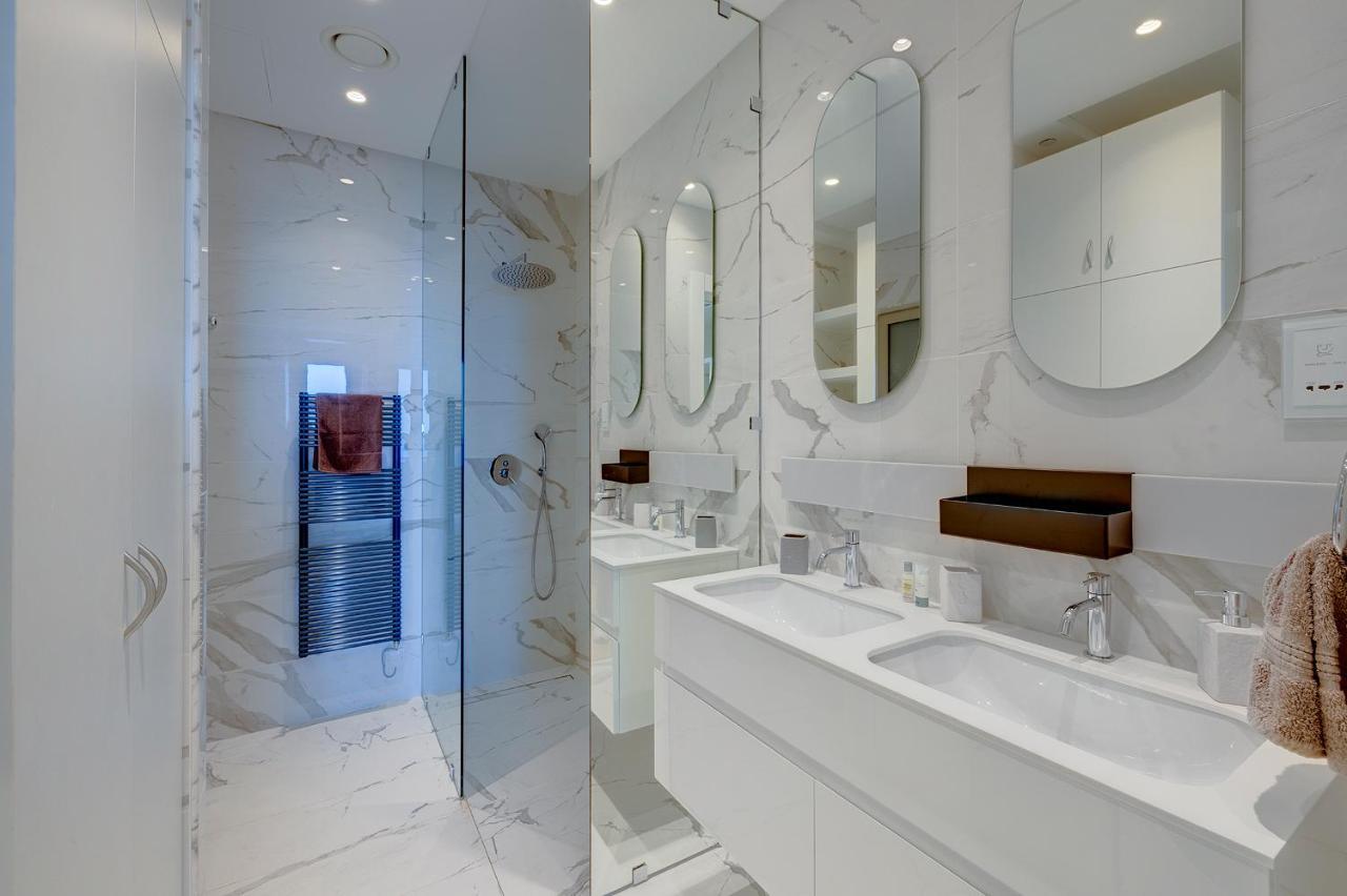 Luxurious Apt With Ocean Views And Pool In Tigne Point Sliema Eksteriør billede