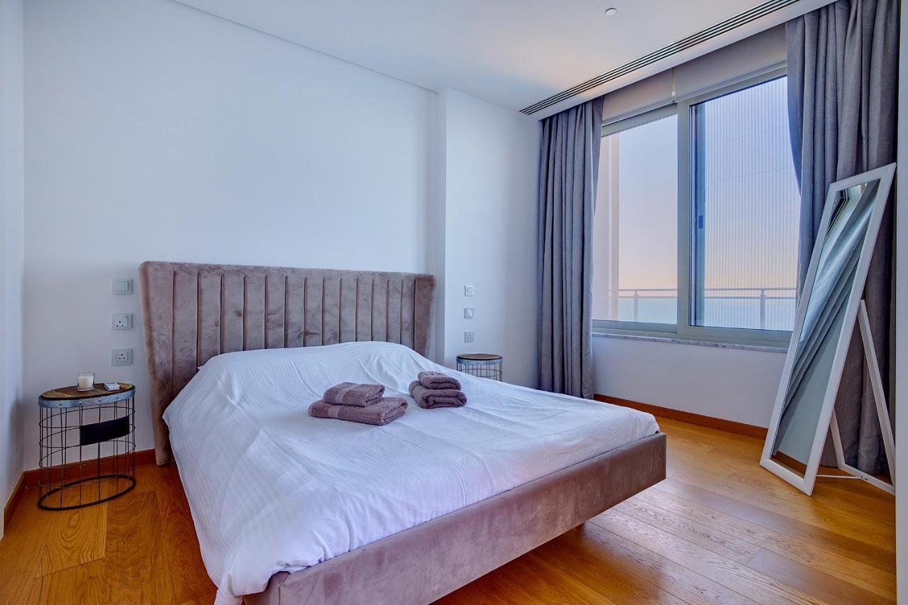 Luxurious Apt With Ocean Views And Pool In Tigne Point Sliema Eksteriør billede